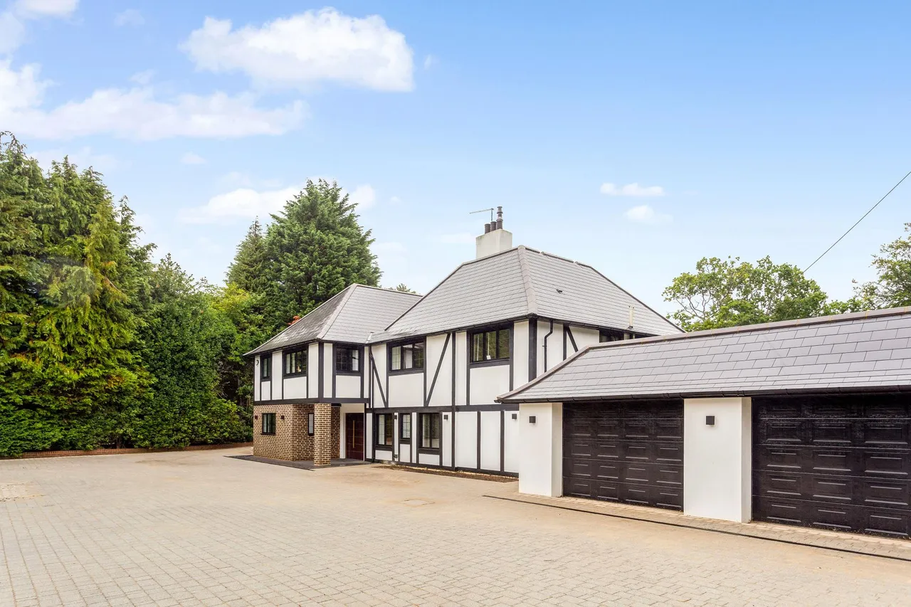 6 bed house for sale, Beeches Close, Kingswood