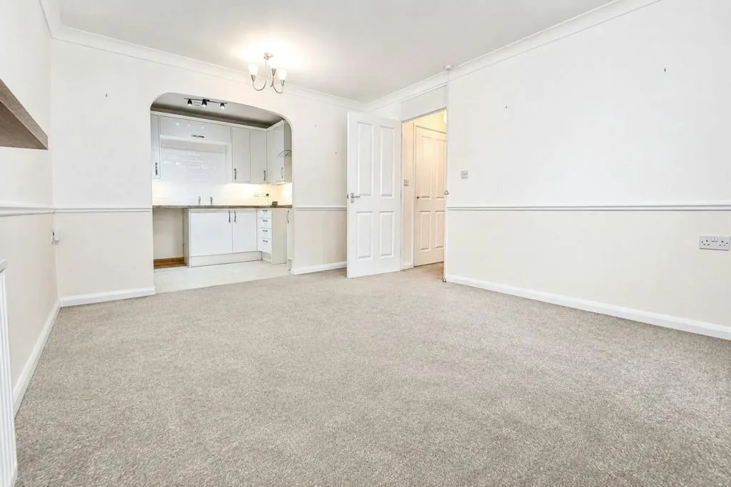 Ashley Court, Hatfield, AL10, photo 2