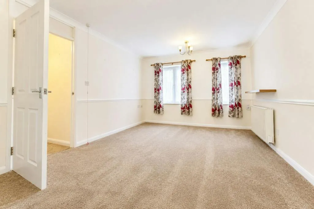 Ashley Court, Hatfield, AL10, photo 3