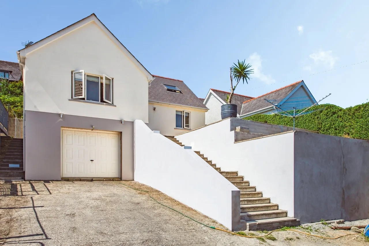 4 bed house for sale, Church Road, Goodwick, SA64