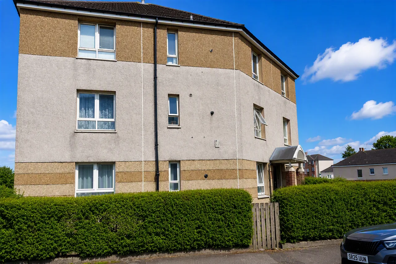 2 bed flat to rent — Calder Street, Govanhill, G42 7NU