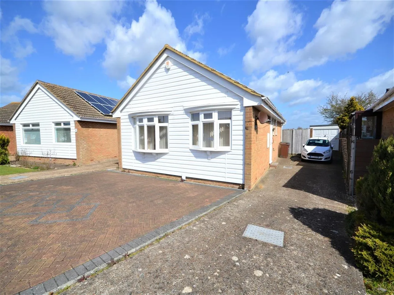 3 bed house for sale — Tolkien Road, Eastbourne, East Sussex, BN23 7AQ
