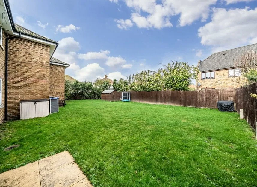 Nursery Gardens, Hampton, TW12, photo 4