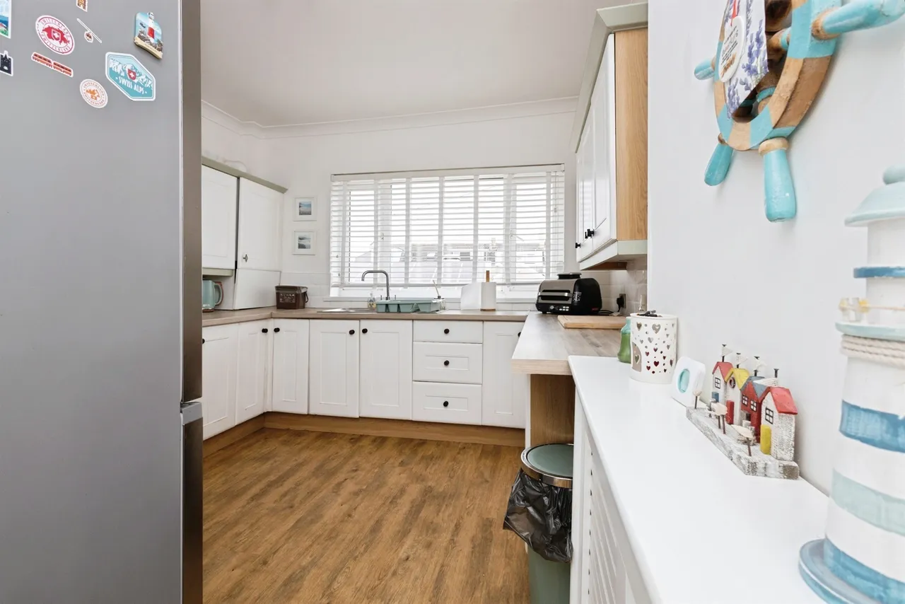 Wellfield Avenue, Porthcawl, CF36, photo 12
