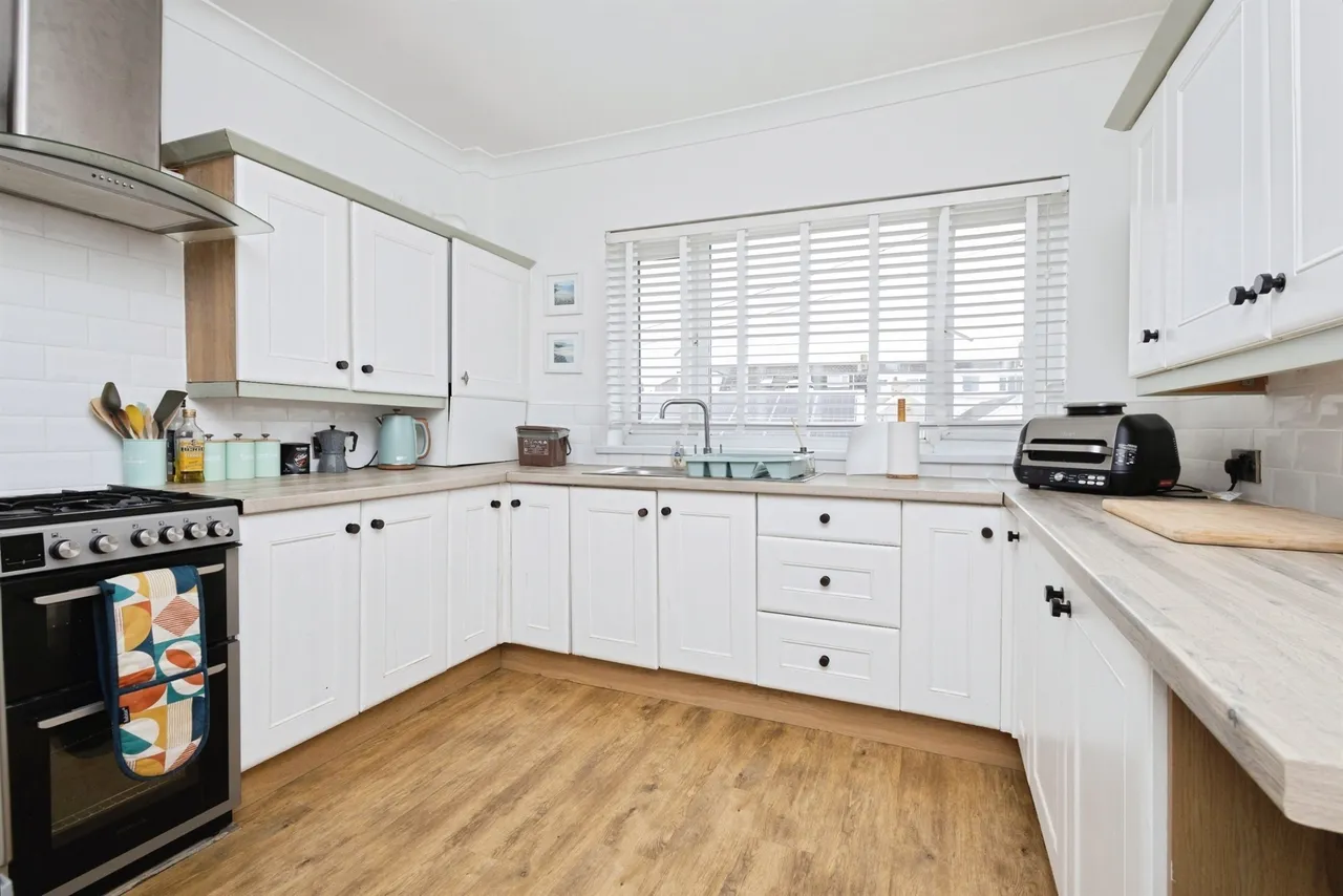 Wellfield Avenue, Porthcawl, CF36, photo 11