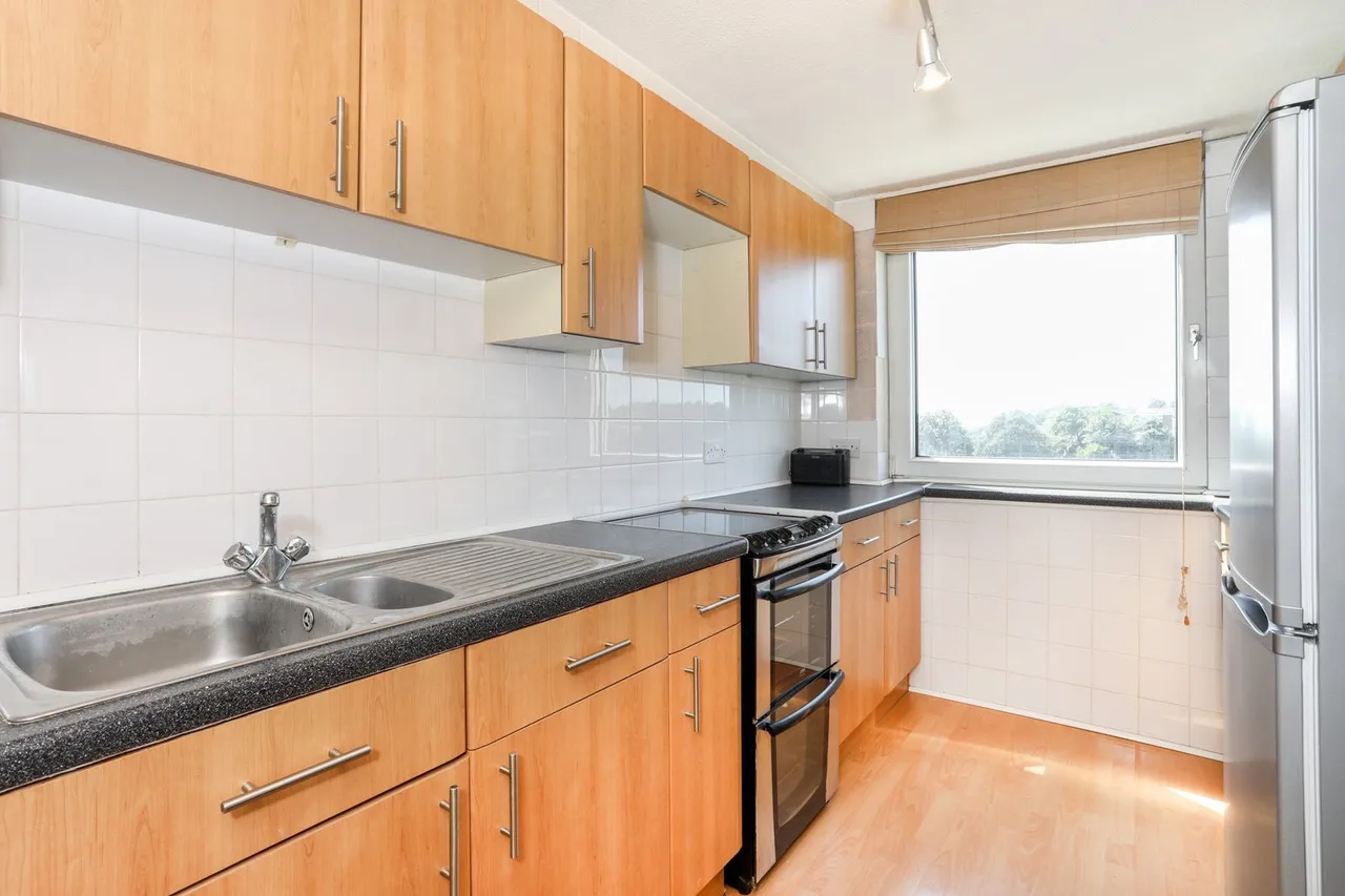 Collingwood Court, Collingwood Rise, Folkestone, Kent, CT20, photo 2