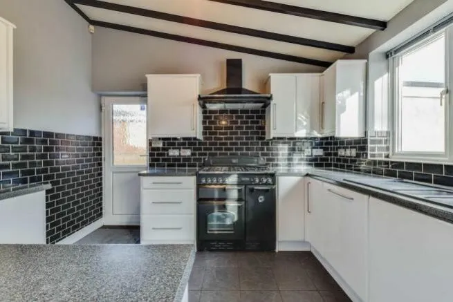 Shrivenham Road, Swindon, SN1, photo 6