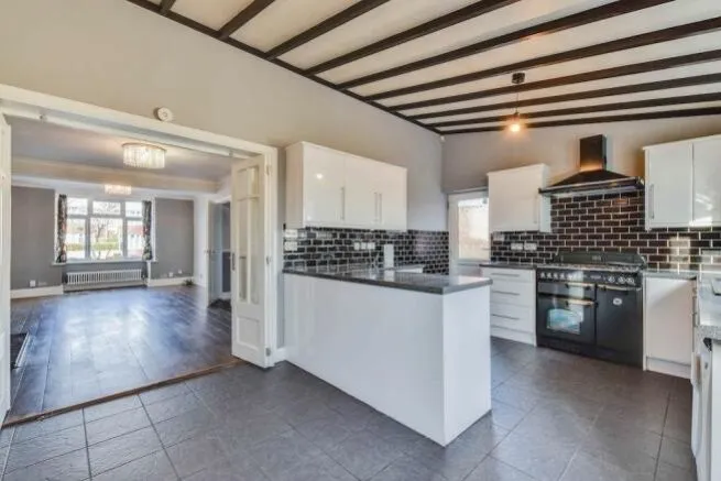 Shrivenham Road, Swindon, SN1, photo 3