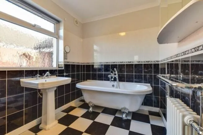 Shrivenham Road, Swindon, SN1, photo 5