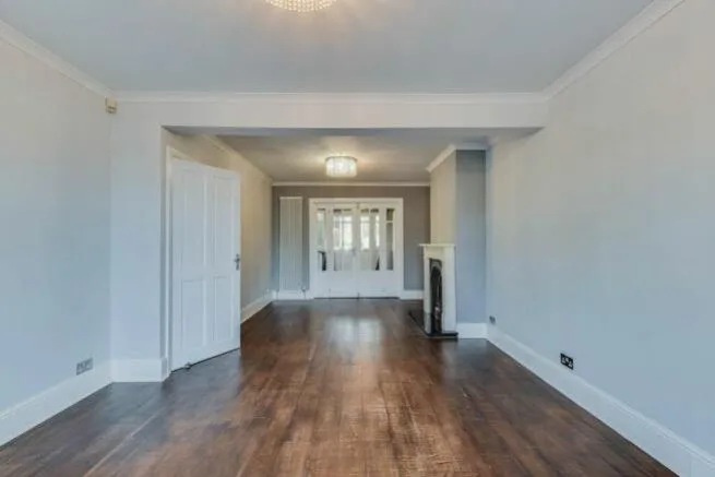 Shrivenham Road, Swindon, SN1, photo 7