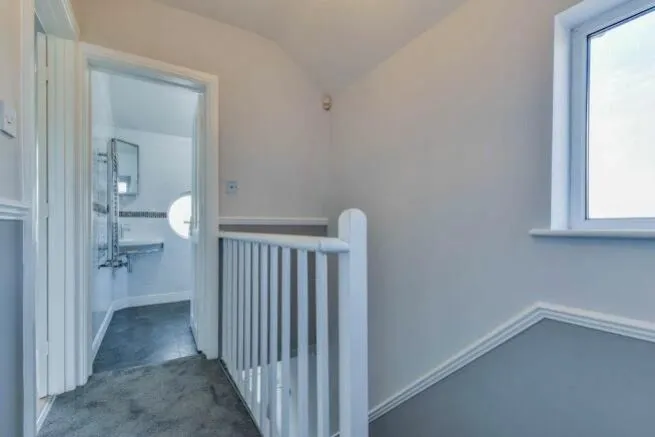 Shrivenham Road, Swindon, SN1, photo 12
