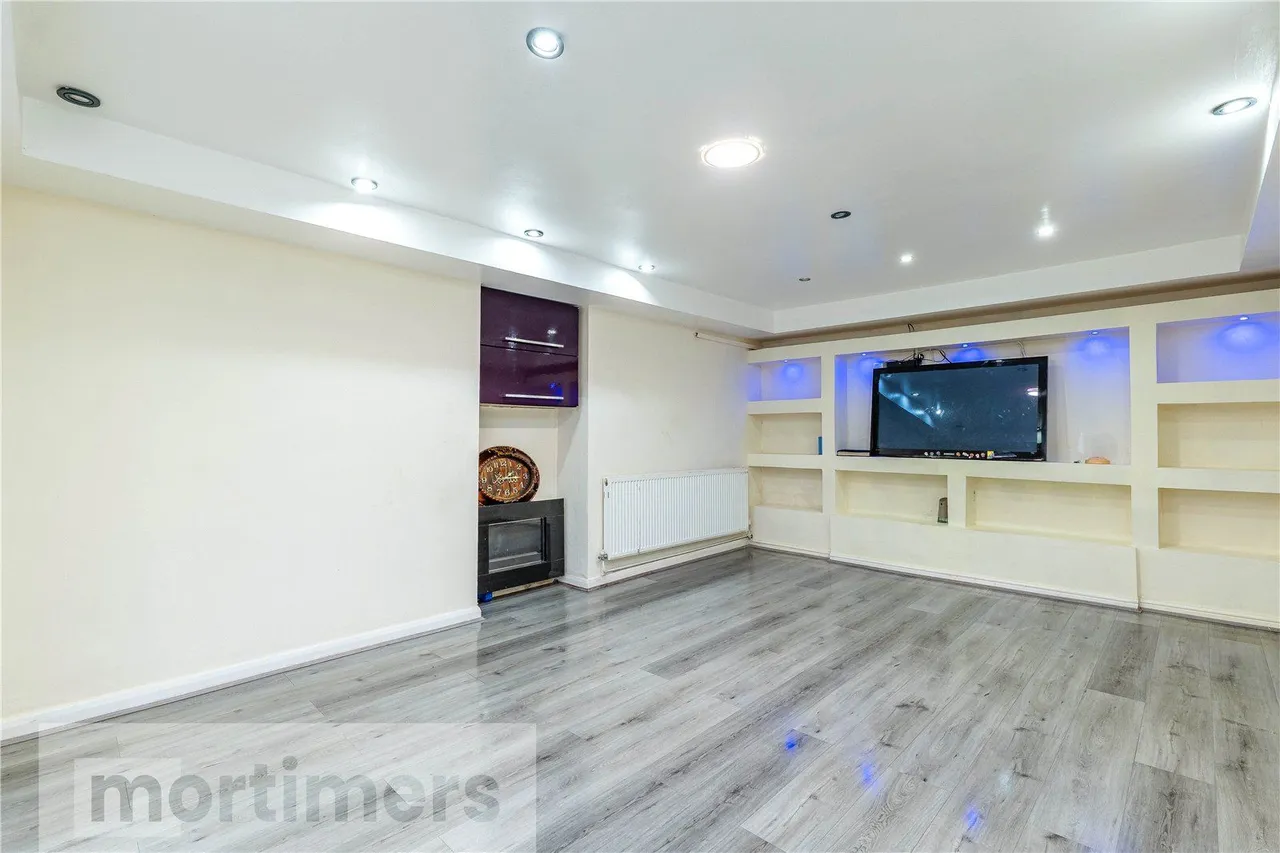 Lammack Road, Blackburn, BB1, photo 5