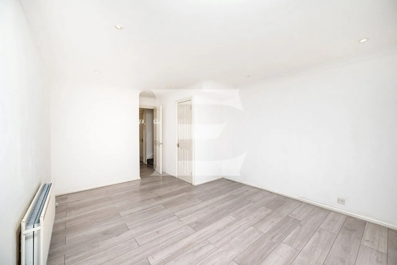 Colenso Drive, Mill Hill, NW7, photo 2