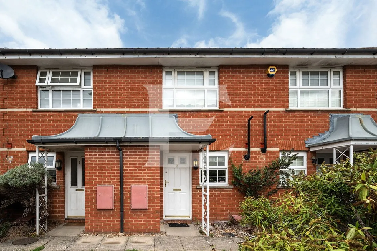 2 bed house for sale, Colenso Drive, Mill Hill, NW7