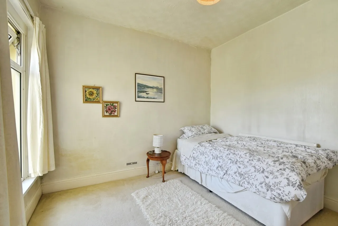 Wind Street, Ammanford, SA18, photo 15