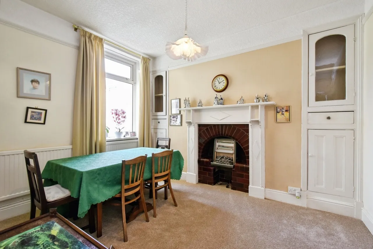 Wind Street, Ammanford, SA18, photo 3