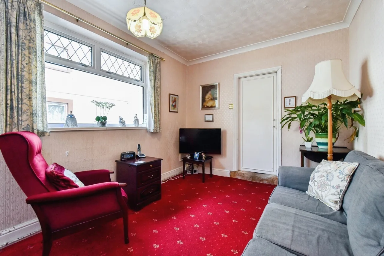 Wind Street, Ammanford, SA18, photo 6