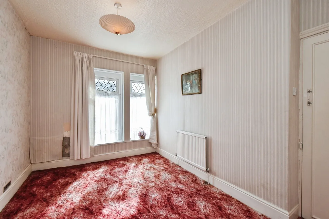 Wind Street, Ammanford, SA18, photo 18