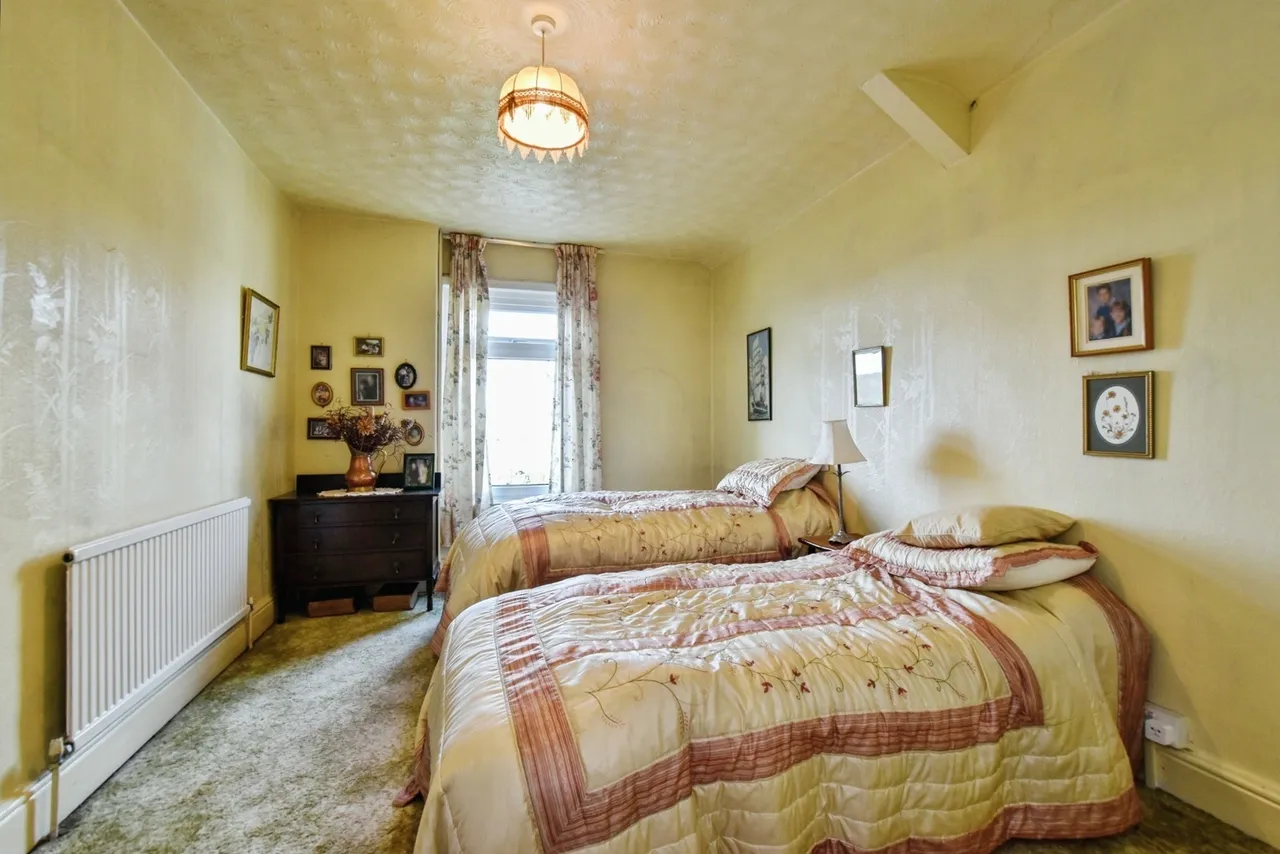 Wind Street, Ammanford, SA18, photo 13