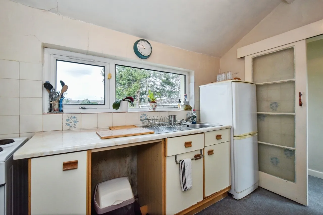Wind Street, Ammanford, SA18, photo 7