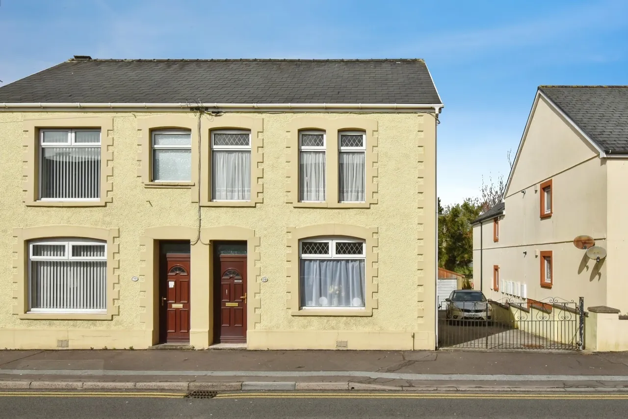 Wind Street, Ammanford, SA18, photo 20