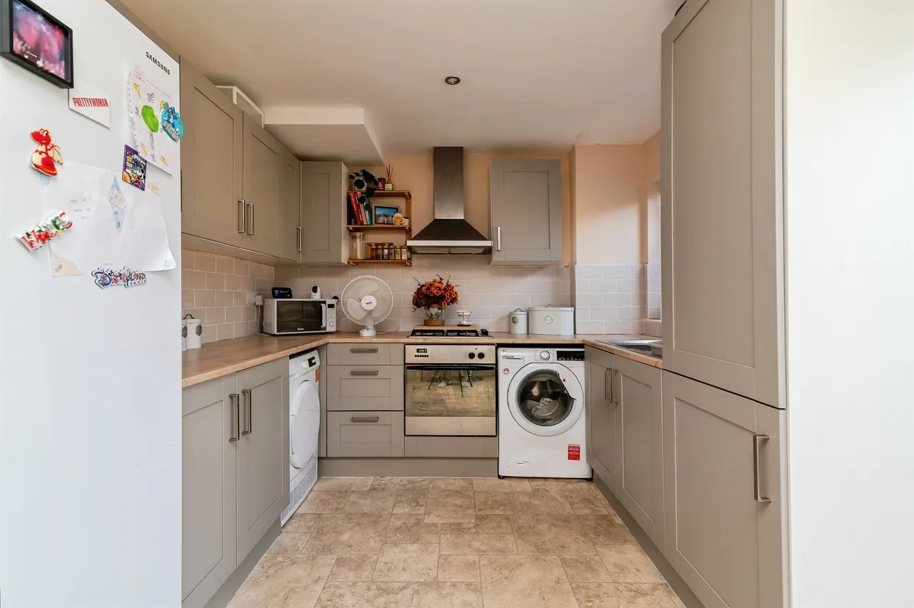 Third Avenue, Gedling, NG4, photo 5