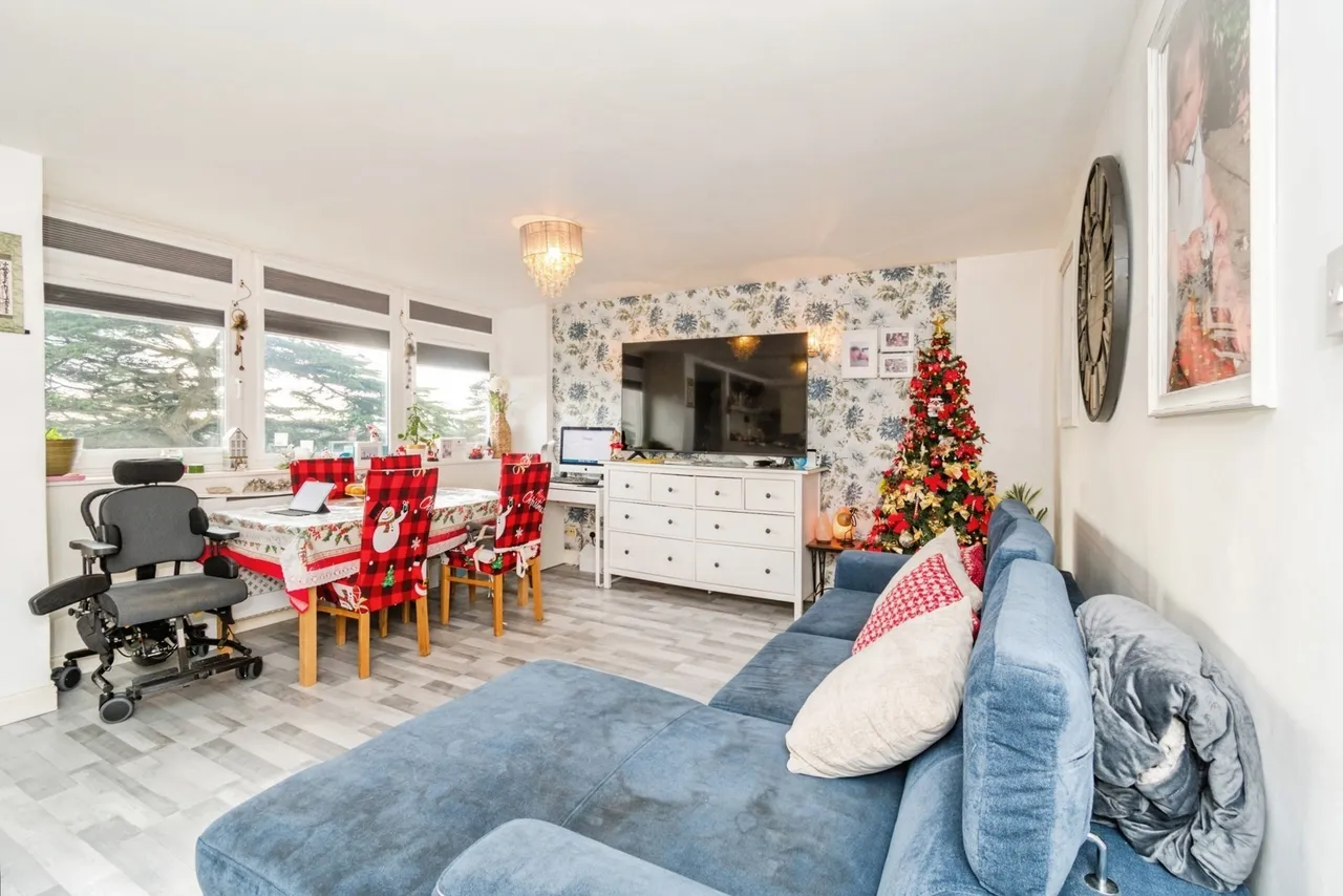 Bassett Avenue, Southampton, SO16, photo 3
