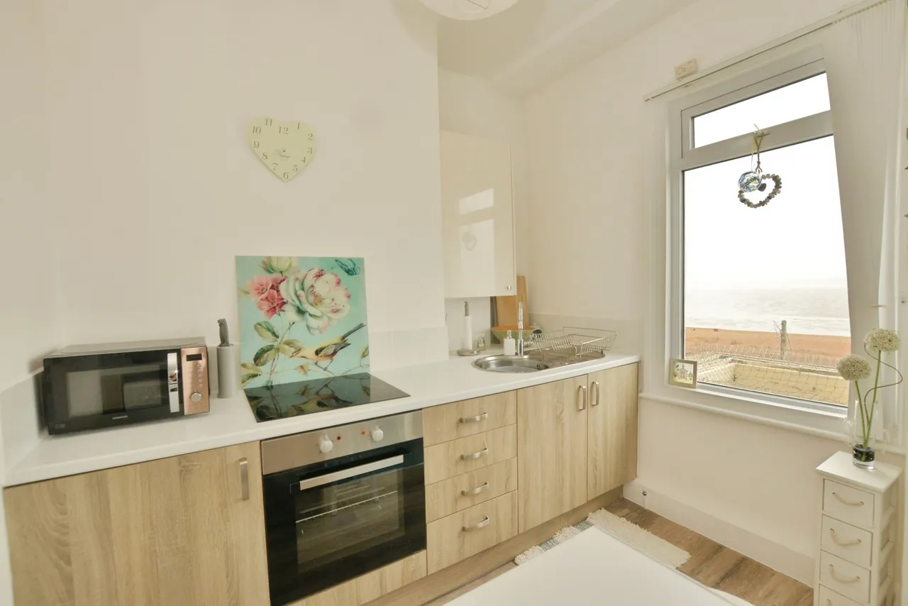 Victoria Road, Littlestone, New Romney, Kent, TN28, photo 5