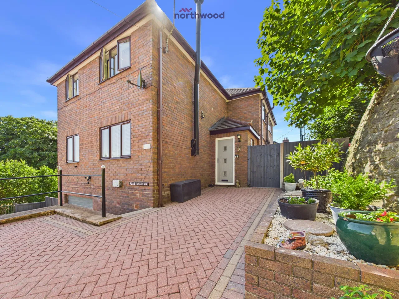 Mostyn Road, Wrexham, LL11, photo 2
