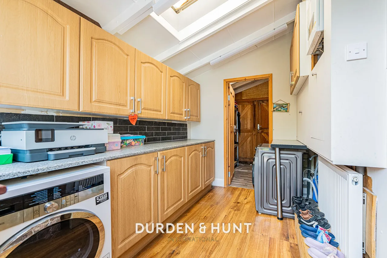 Woodhall Crescent, Hornchurch, RM11, photo 15