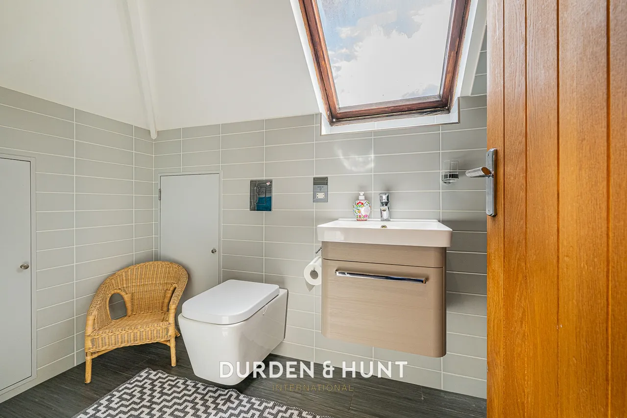 Woodhall Crescent, Hornchurch, RM11, photo 20