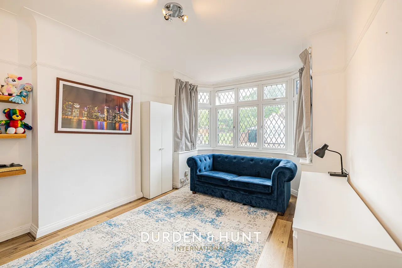 Woodhall Crescent, Hornchurch, RM11, photo 9