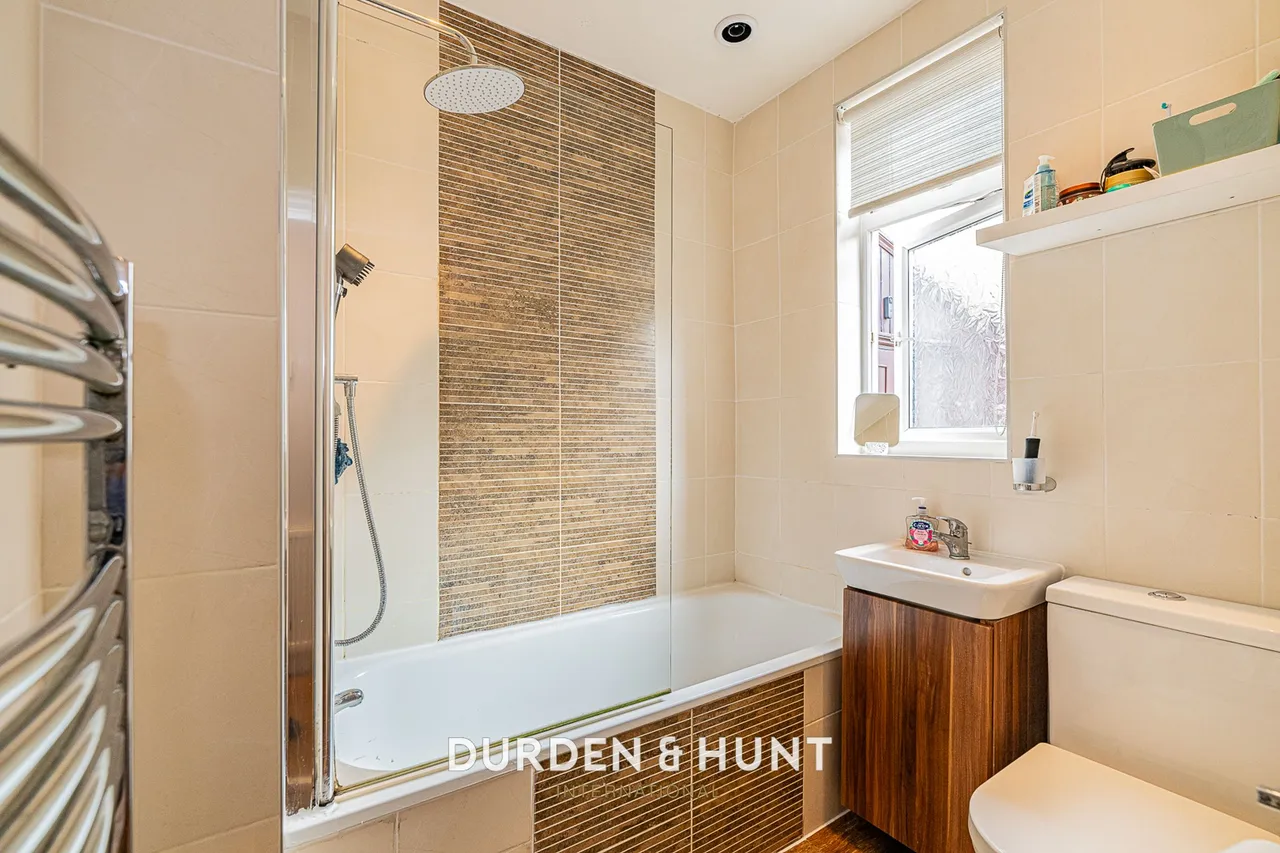 Woodhall Crescent, Hornchurch, RM11, photo 17