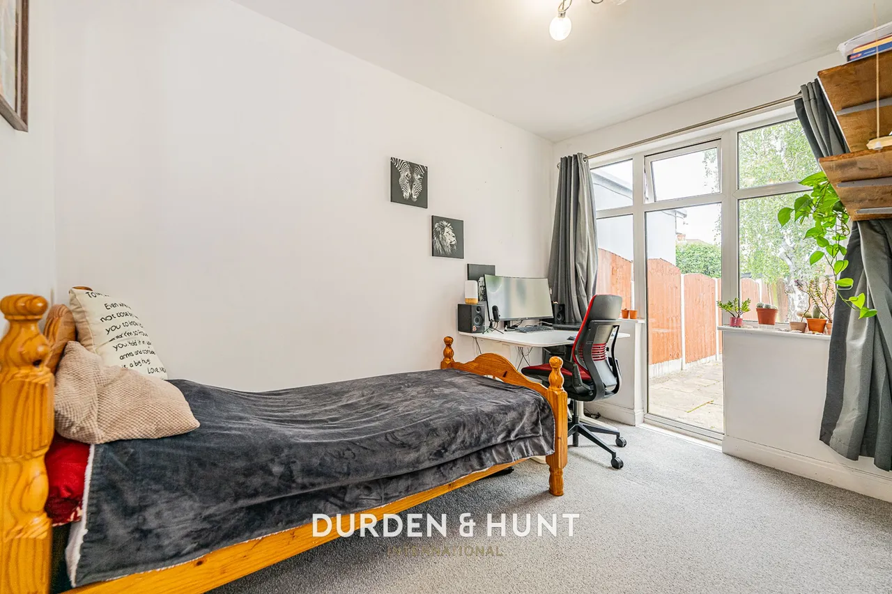Woodhall Crescent, Hornchurch, RM11, photo 13