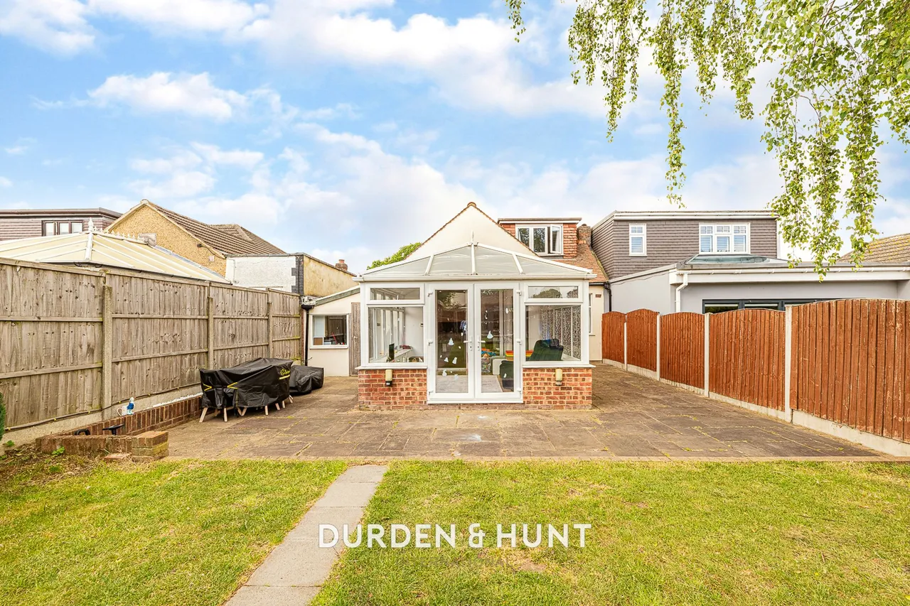 Woodhall Crescent, Hornchurch, RM11, photo 25