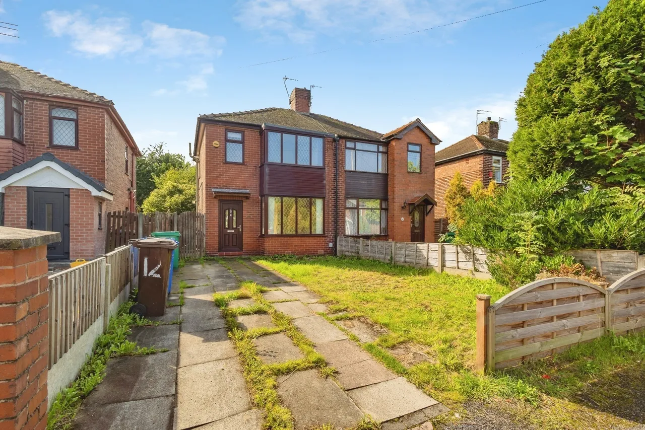 3 bed house for sale, Albert Gardens, Manchester, M40