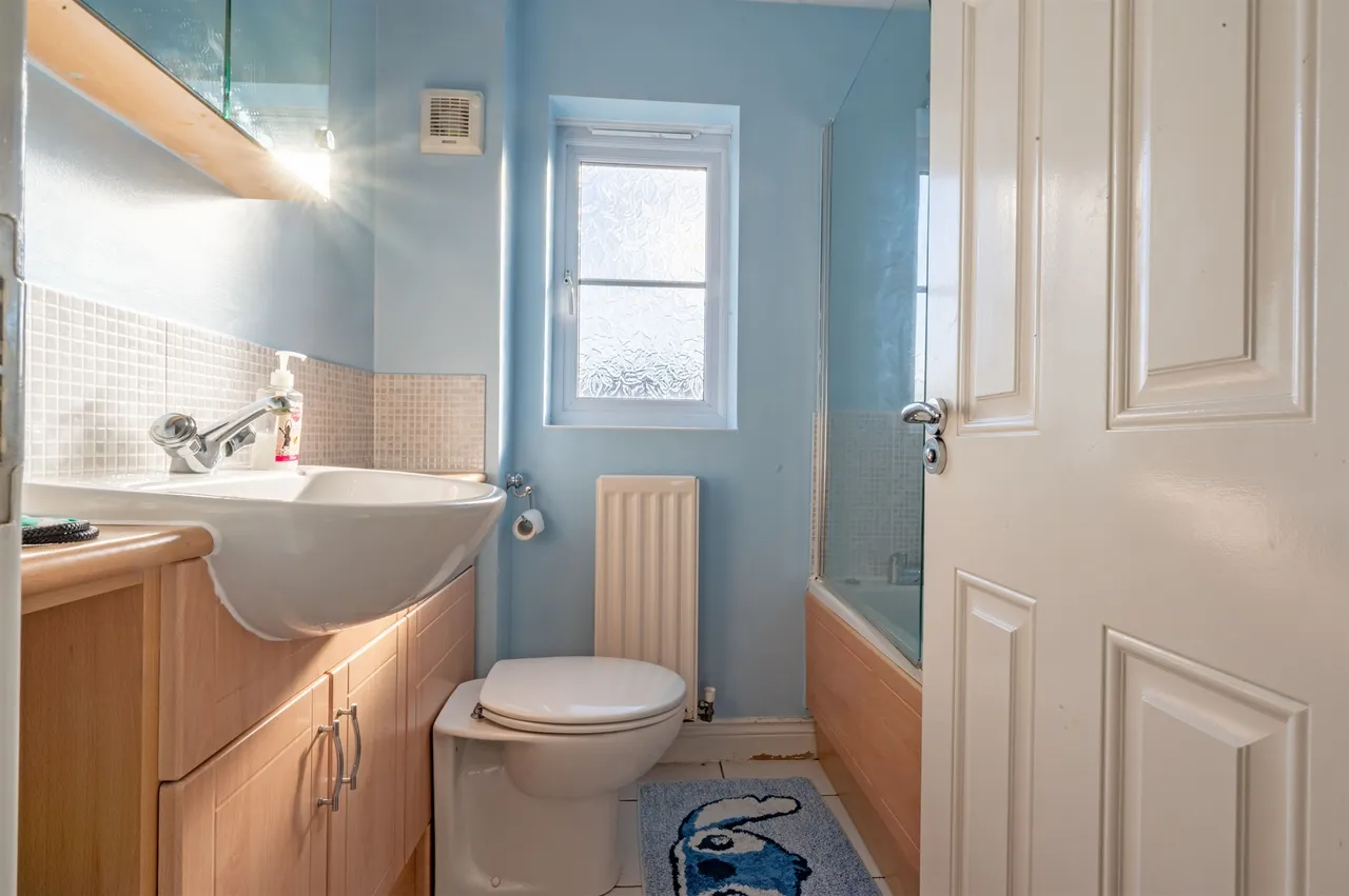 Thistle Drive, Kettering, NN14, photo 8