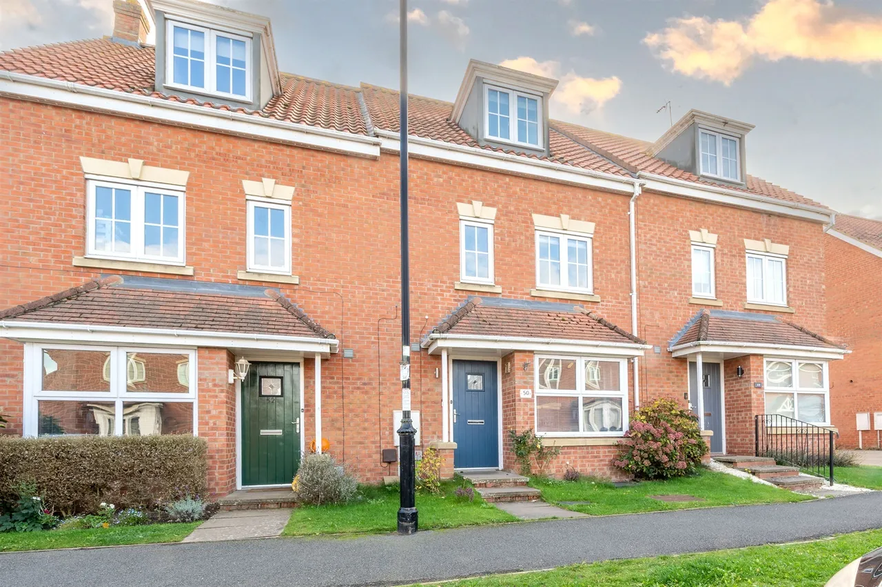 4 bed house for sale, Thistle Drive, Kettering, NN14