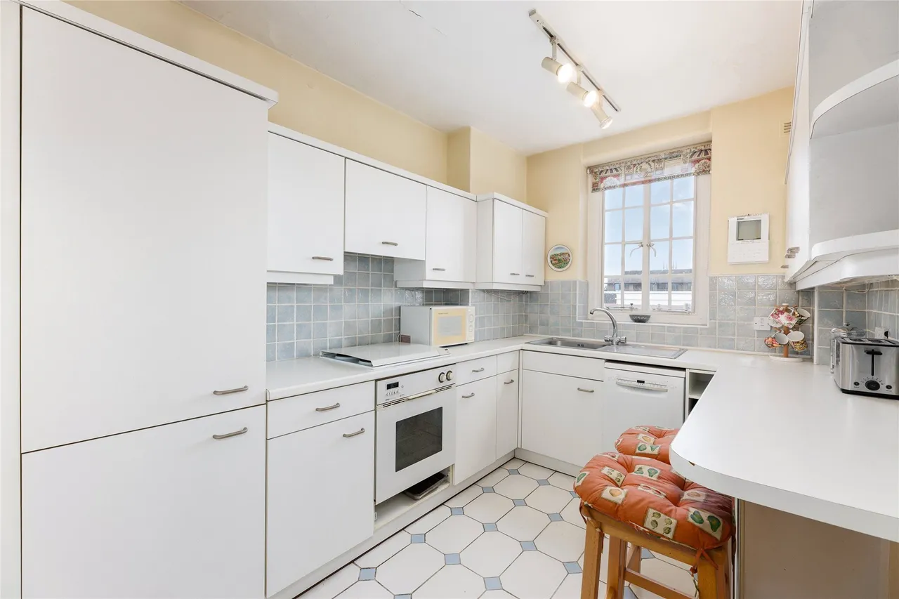 Swan Court, Chelsea Manor Street, Chelsea, London, SW3, photo 3