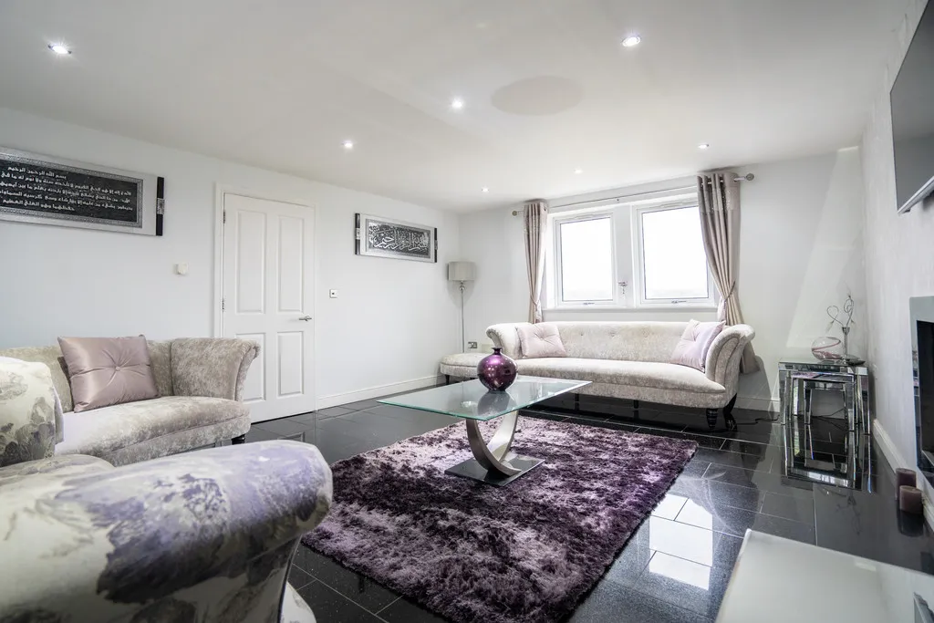 Long Croft View, Batley, photo 13