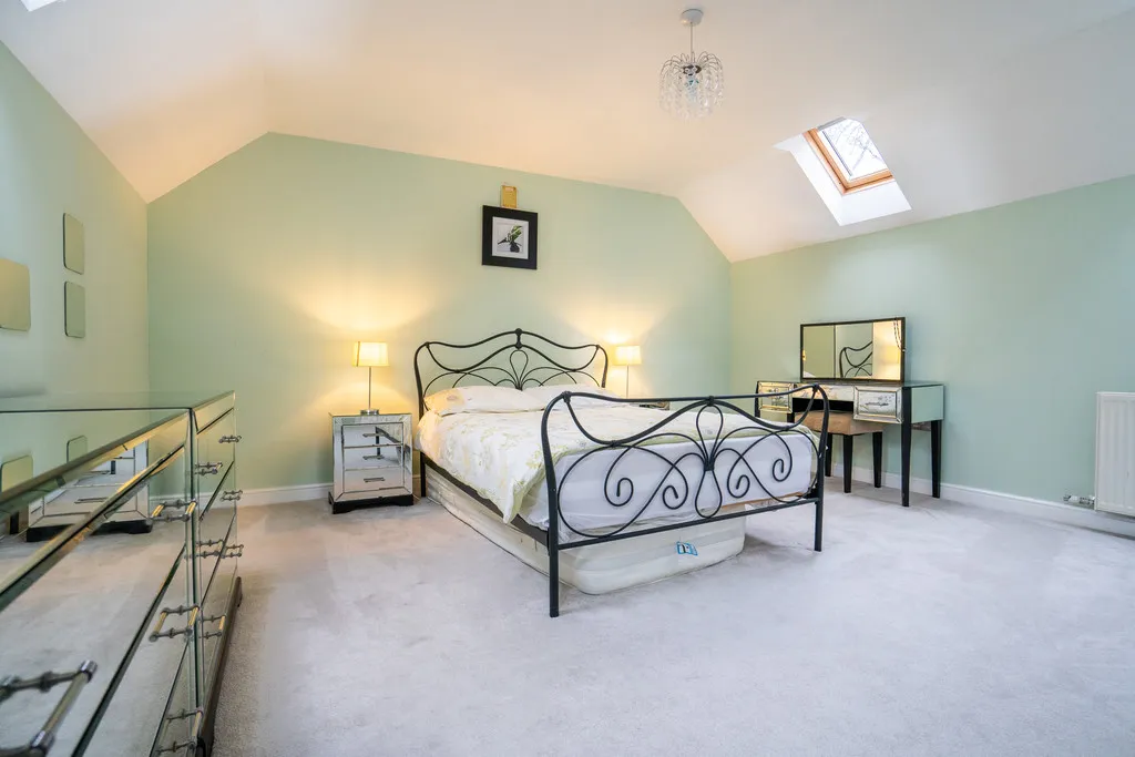 Long Croft View, Batley, photo 28