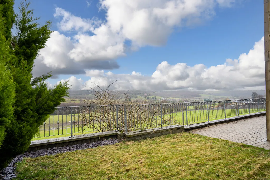 Long Croft View, Batley, photo 2