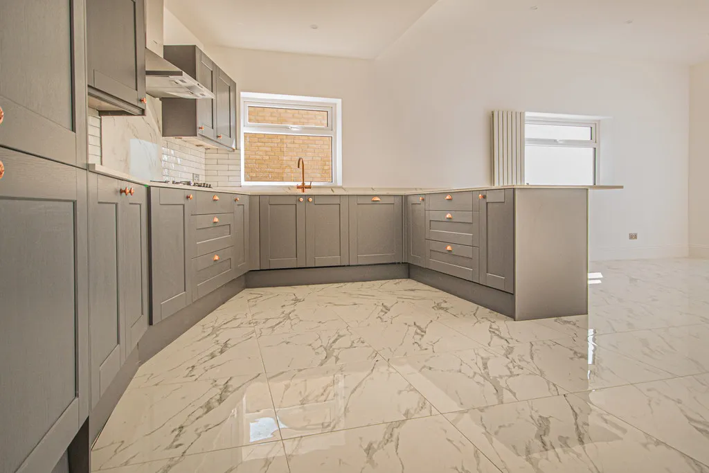 Whitley Road, photo 6