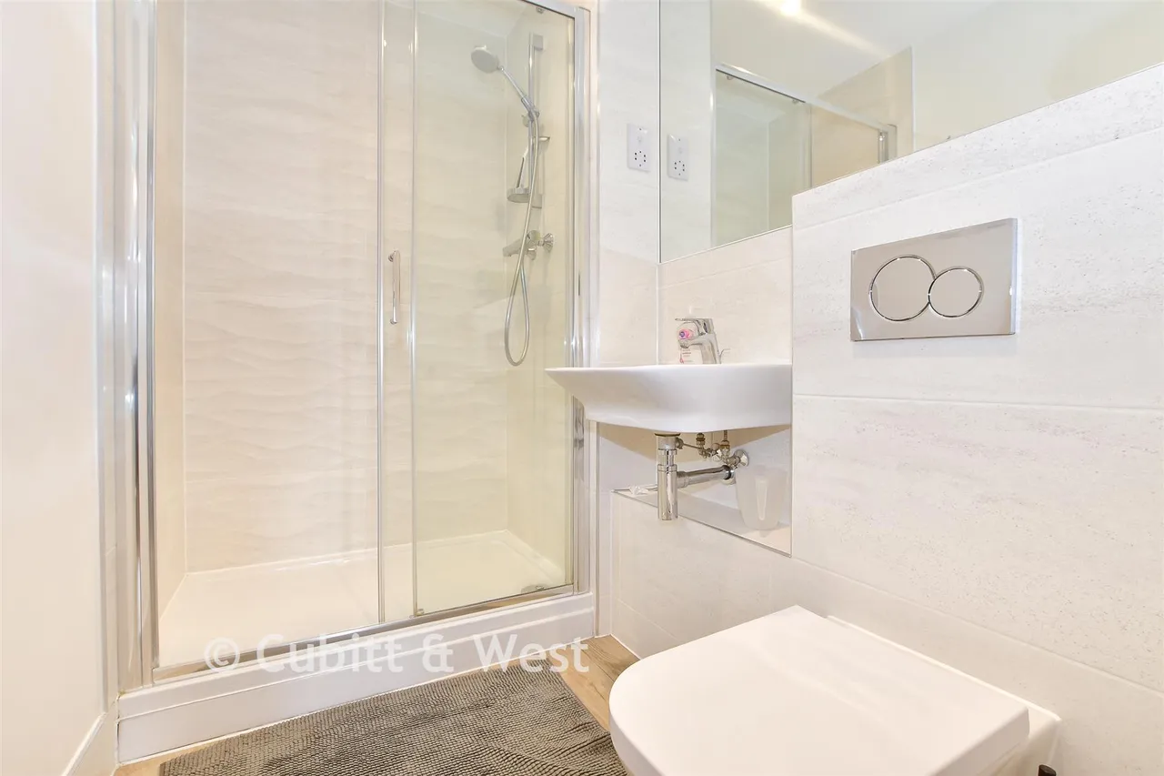 Ifield Road, West Green, RH11, photo 9