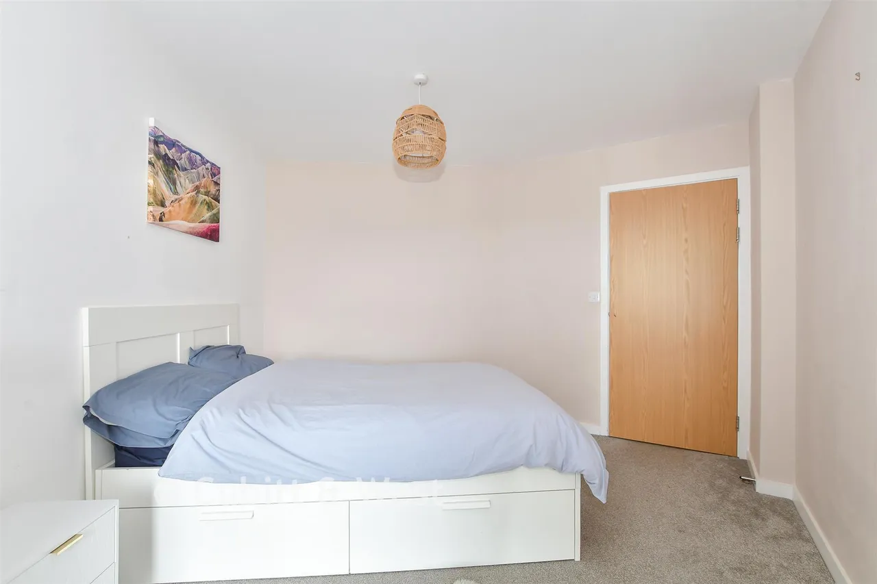 Ifield Road, West Green, RH11, photo 11
