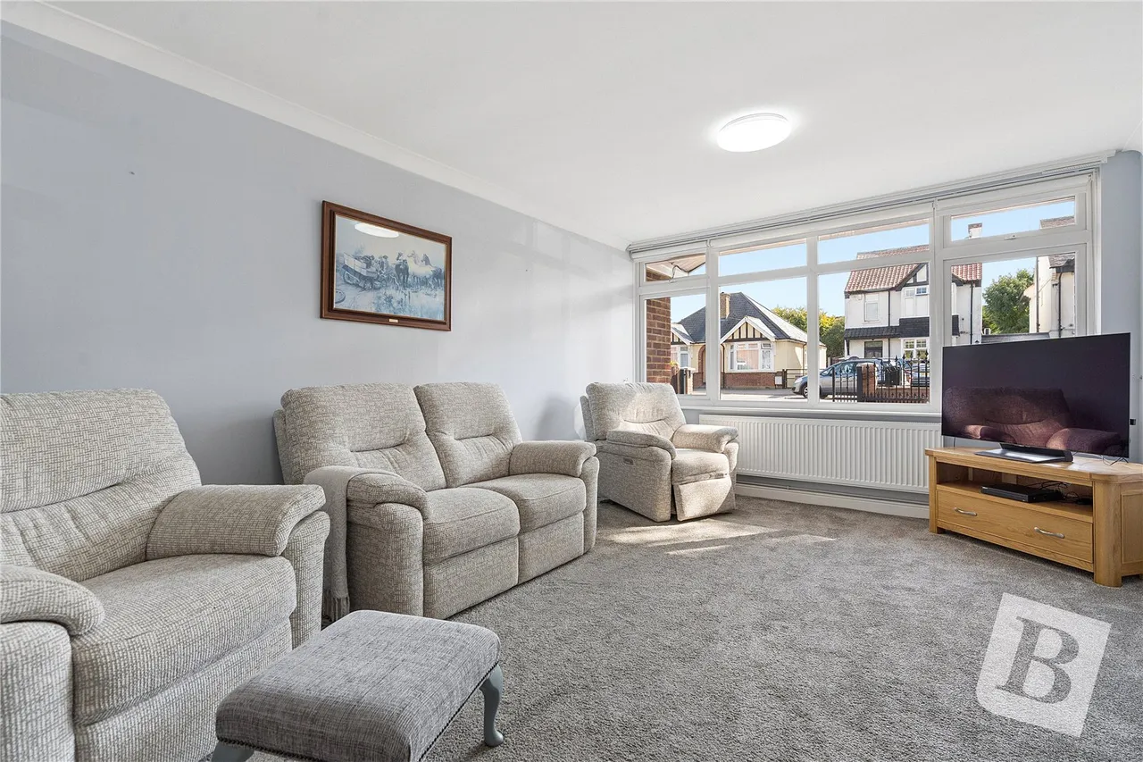 Portland Avenue, Gravesend, DA12, photo 3