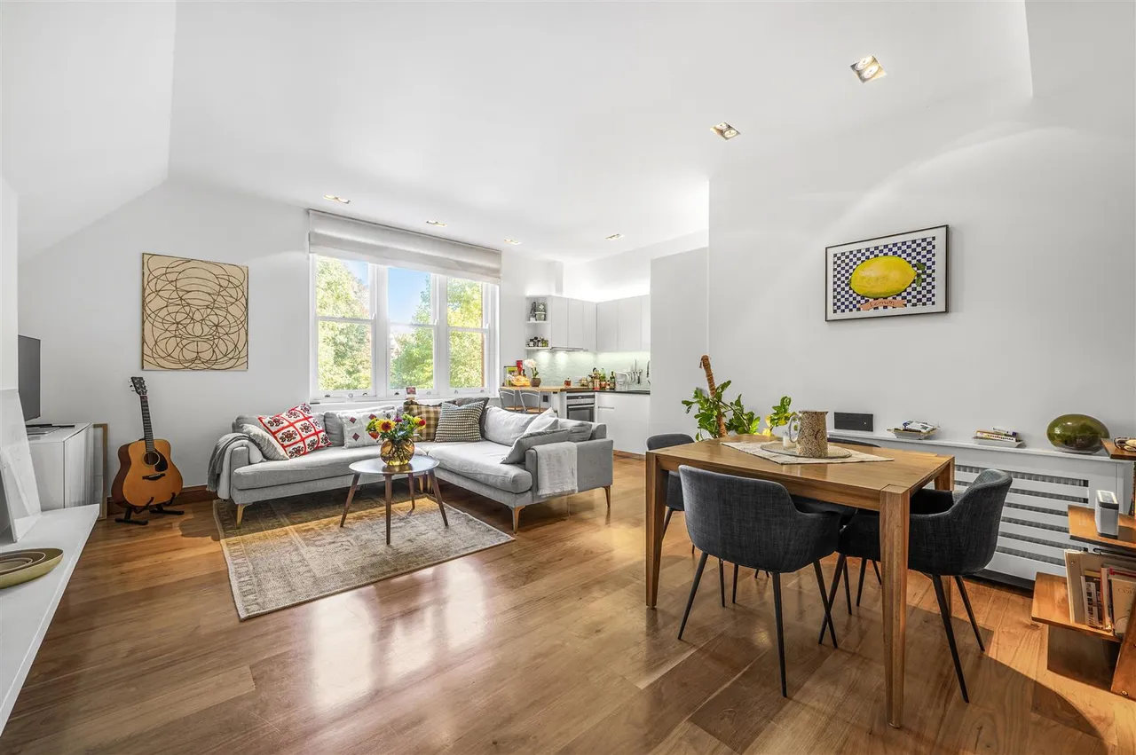 2 bed flat for sale, Nutley Terrace, Hampstead, NW3