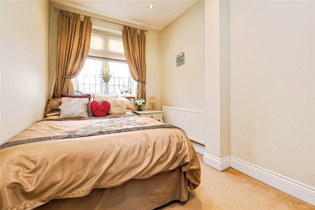 Dee Way, Romford, RM1, photo 20
