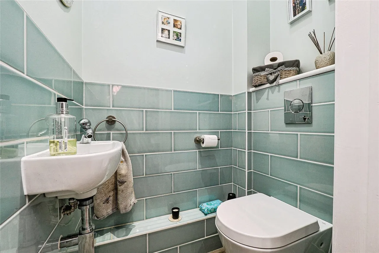 Dee Way, Romford, RM1, photo 16