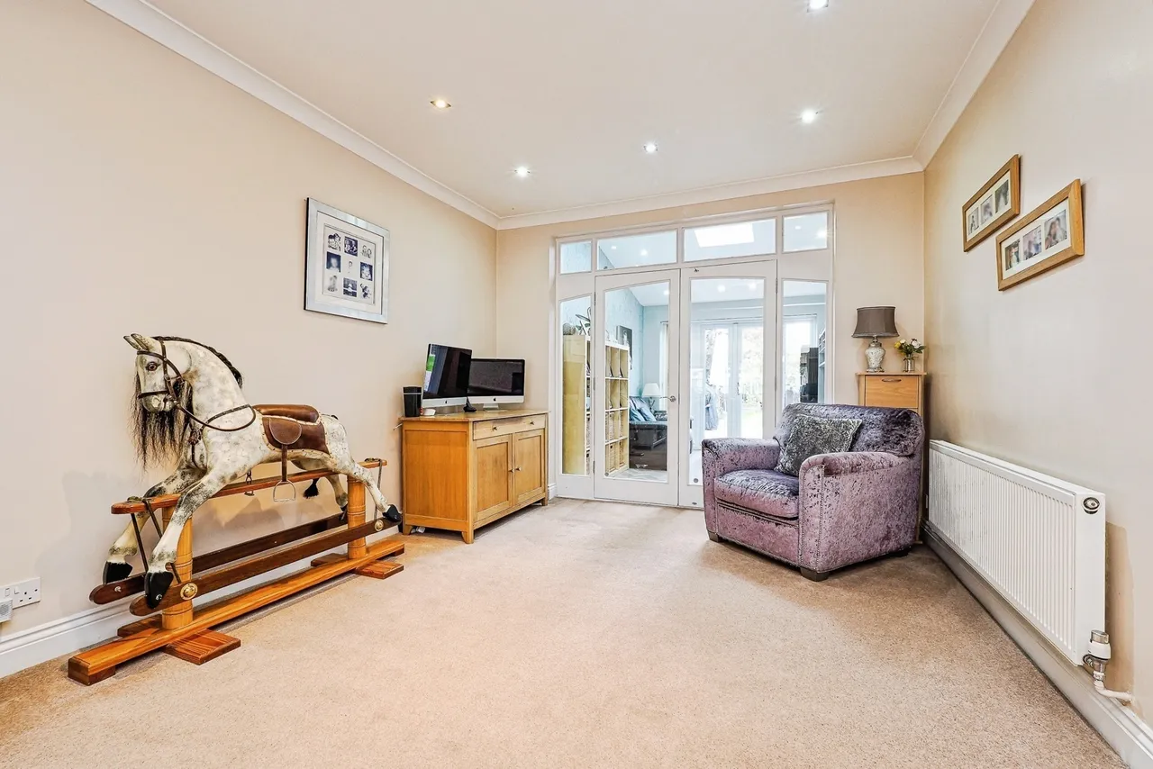 Dee Way, Romford, RM1, photo 13